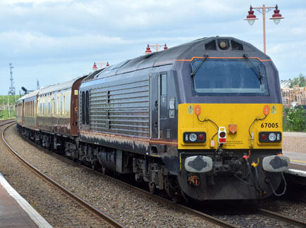 67005 &
D9009